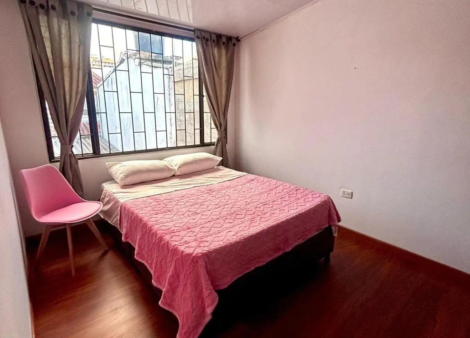 Kuyay Yachi Hostel Bogotá Colombia